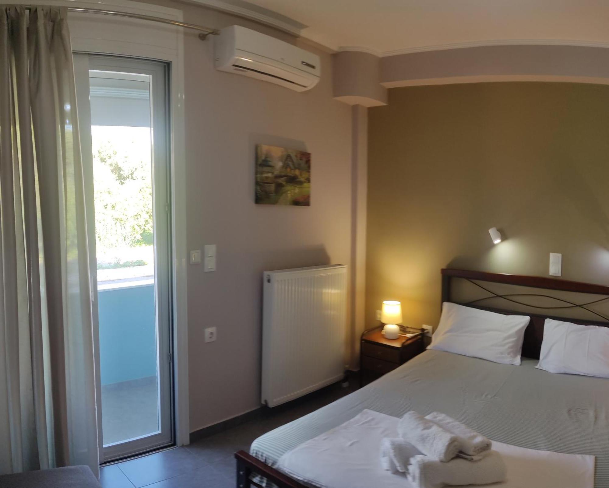 Vasilikis Apartment Kalamata Extérieur photo